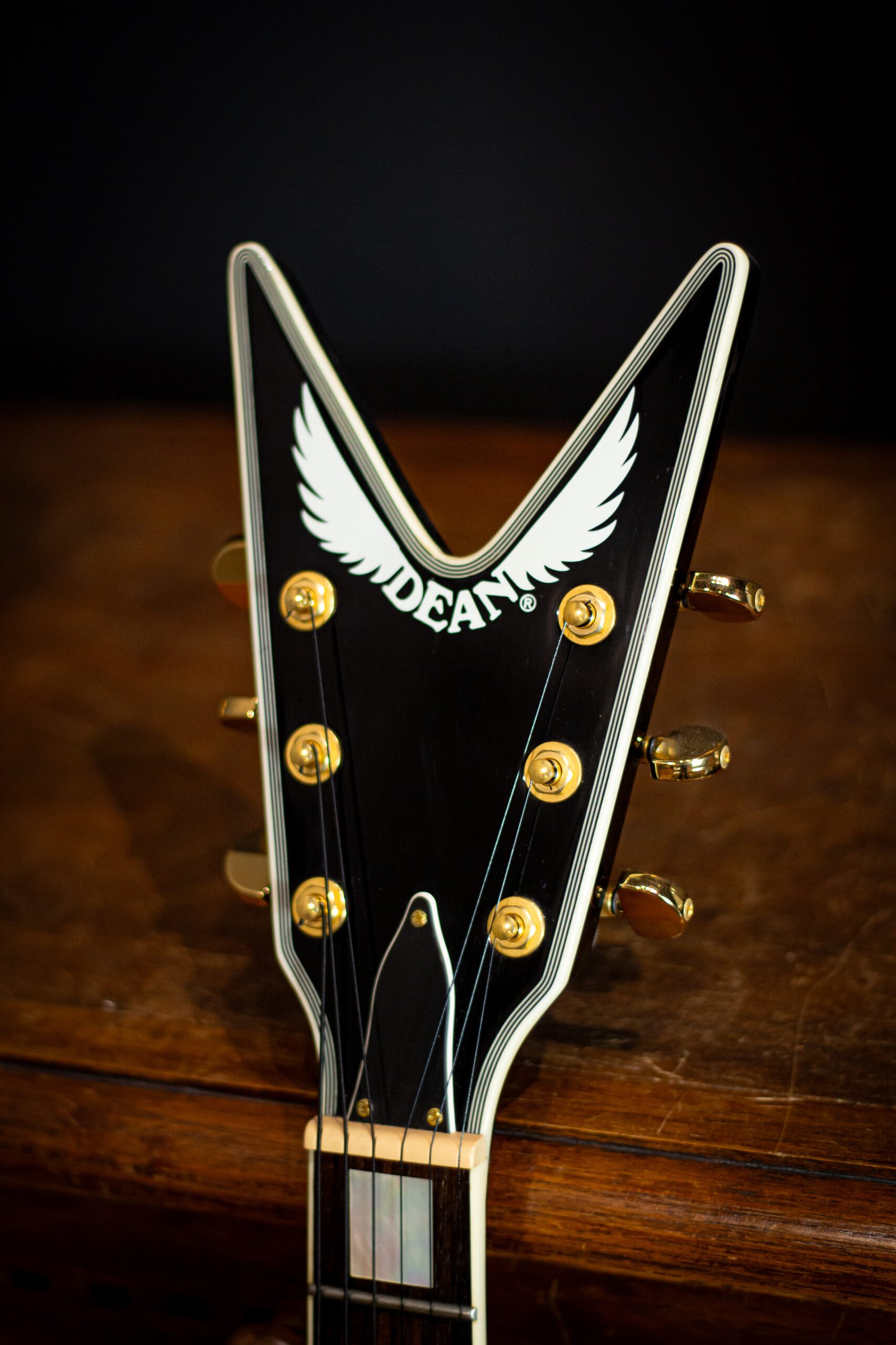 GUITARRA DEAN - CADILLAC COM BIGSBY - Imagem 8