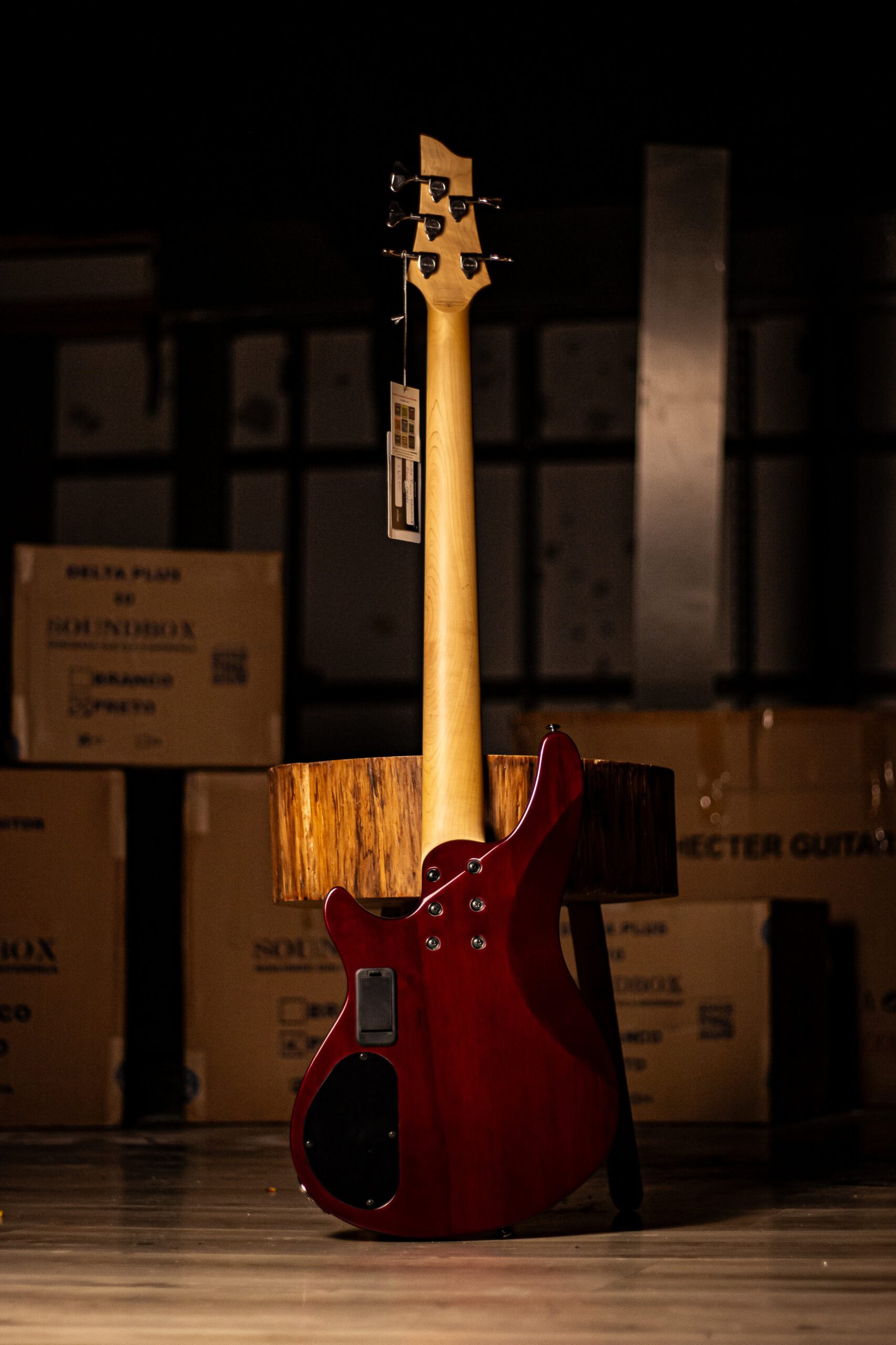 Contrabaixo Schecter Omen Extreme - 5C Black Cherry - Imagem 3