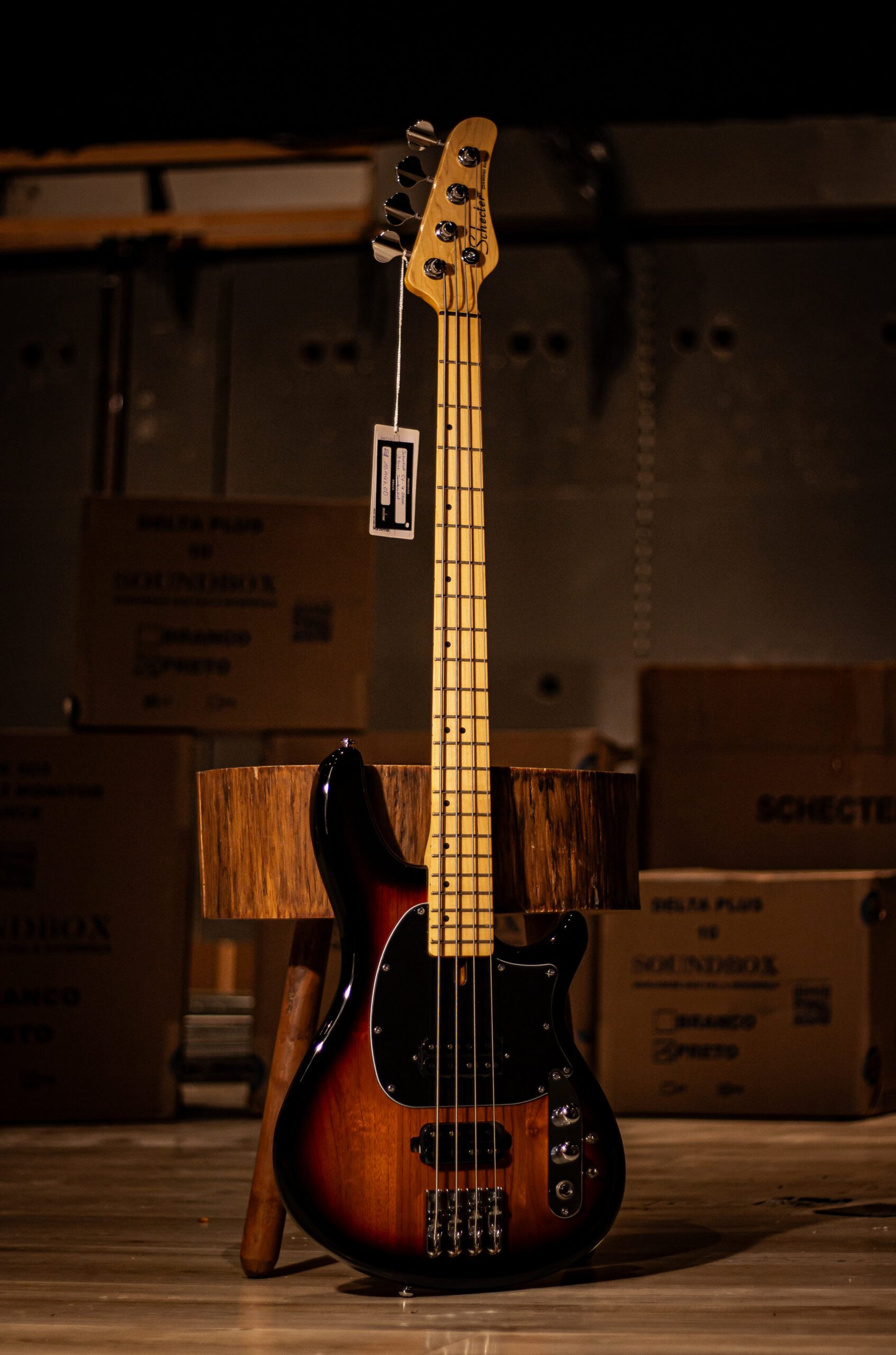 Contrabaixo Schecter CV - 4 4C Gloss 3 Tone Sunburst - Imagem 3