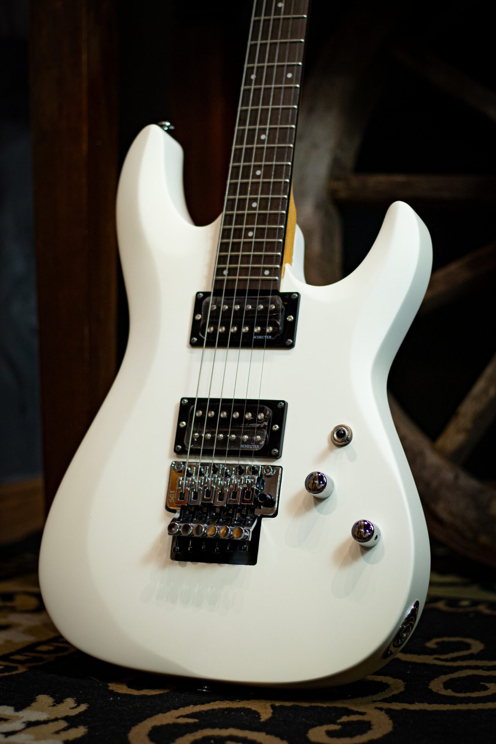 GUITARRA SCHECTER - C-6 FR DELUXE SATIN WHITE #435 IDN - Imagem 2