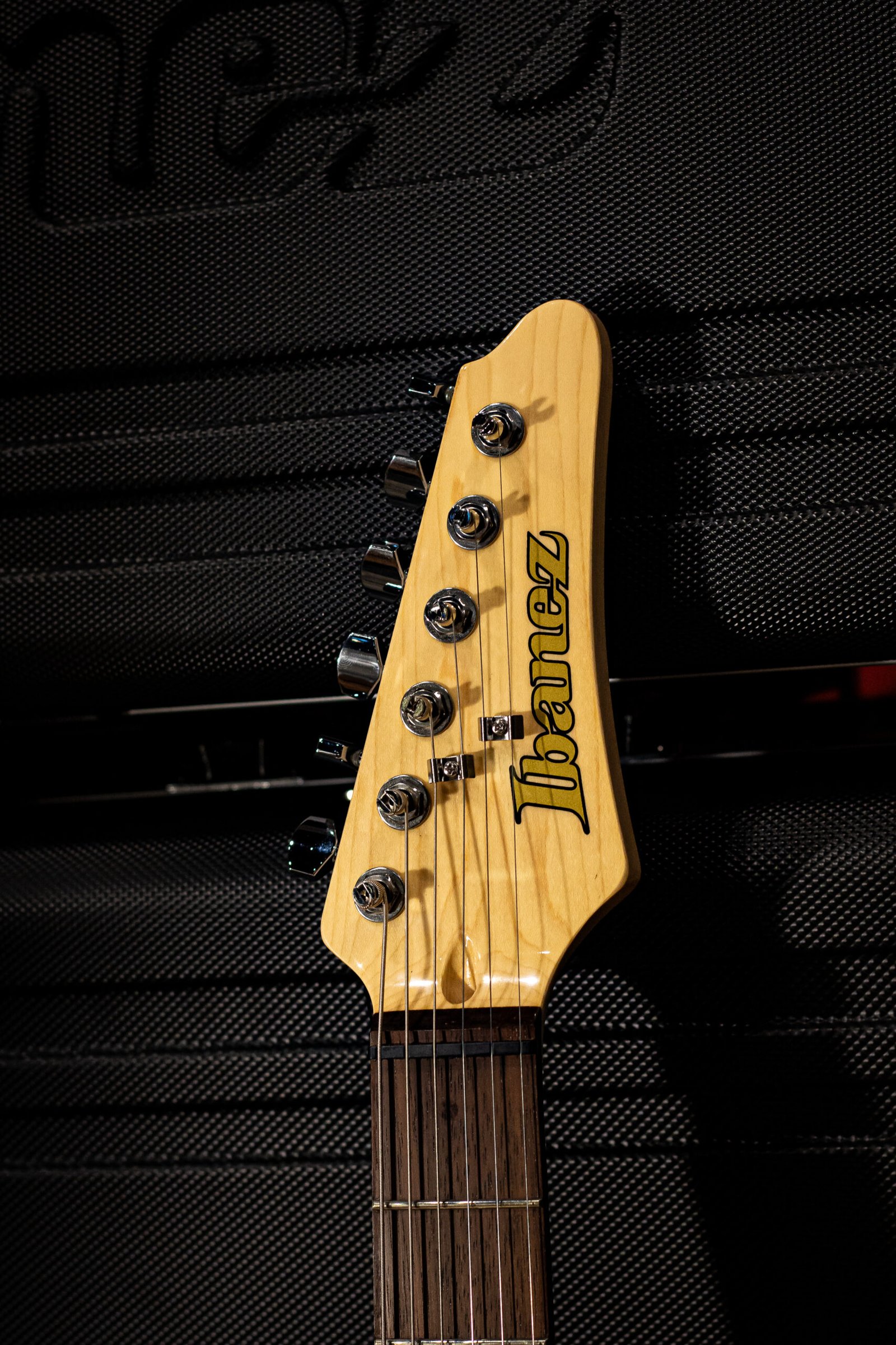 GUITARRA IBANEZ - AZES31 AOC - Imagem 6