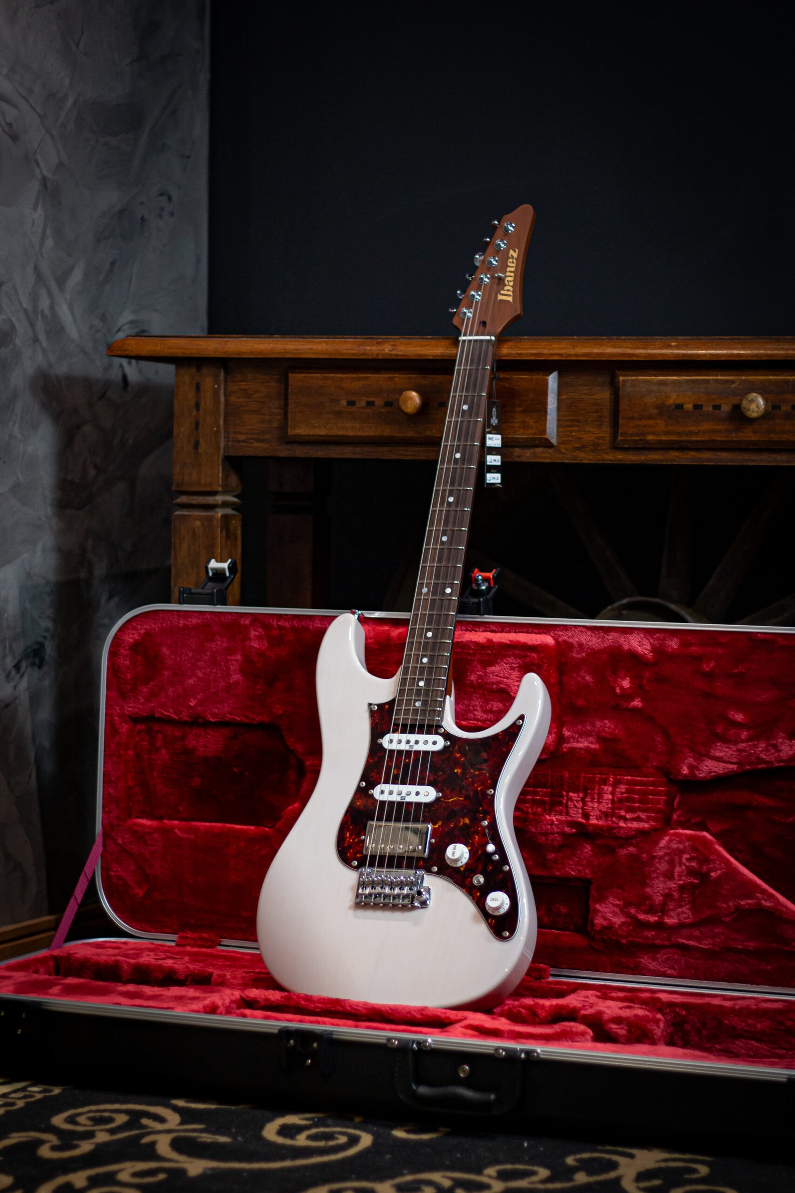 IBANEZ PRESTIGE - AZ2204N AWD - Imagem 2