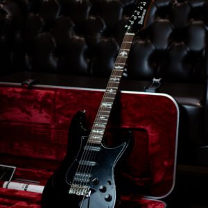 GUITARRA IBANEZ - ATZ300 BK - Signature Andy Timmons