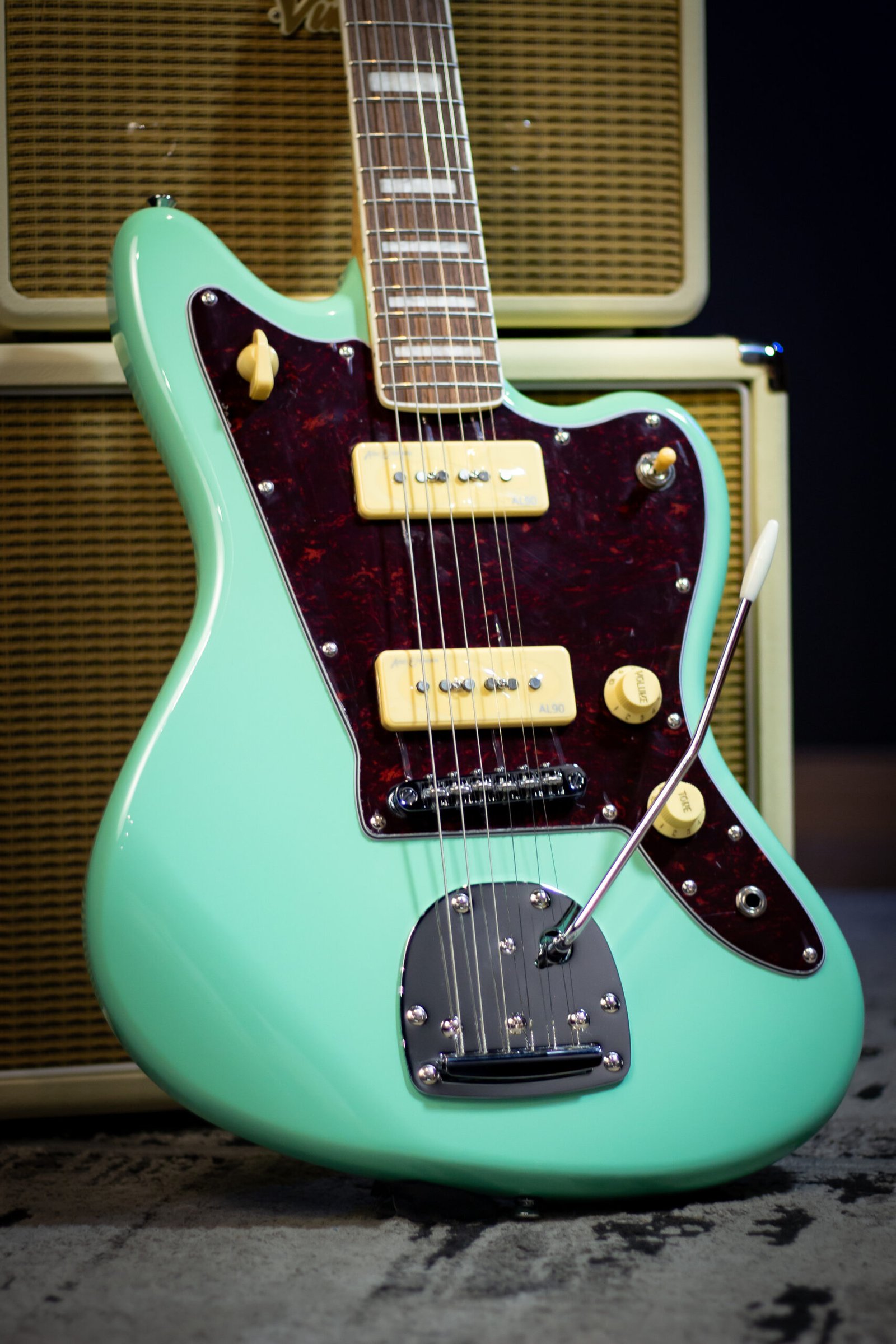 Vintage 30th Anniversary V65 com Vibrato - Ventura Green - Imagem 2