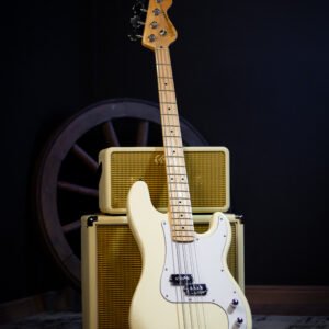 Vintage V4 Reissued Bass - Vintage White