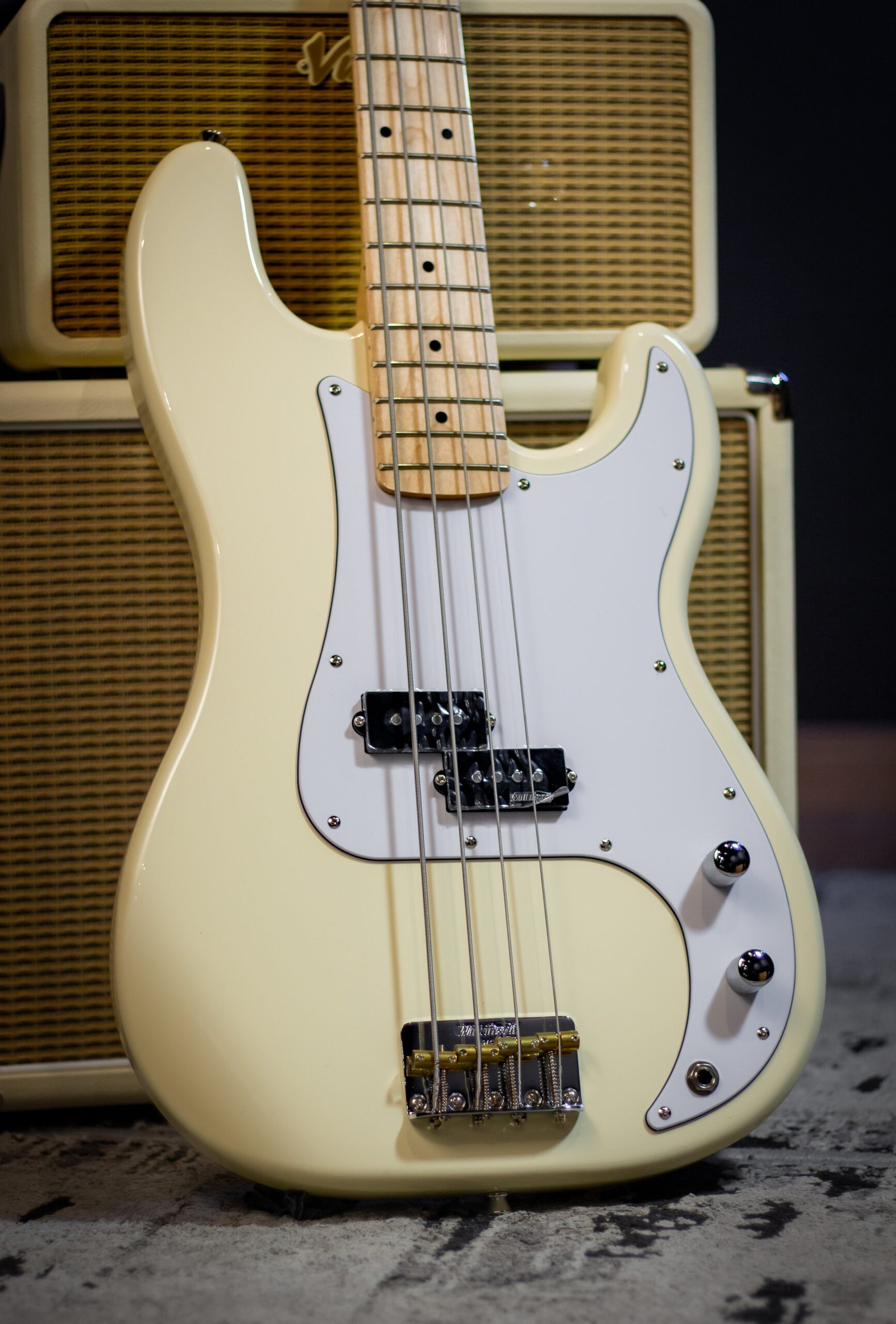 Vintage V4 Reissued Bass - Vintage White - Imagem 2