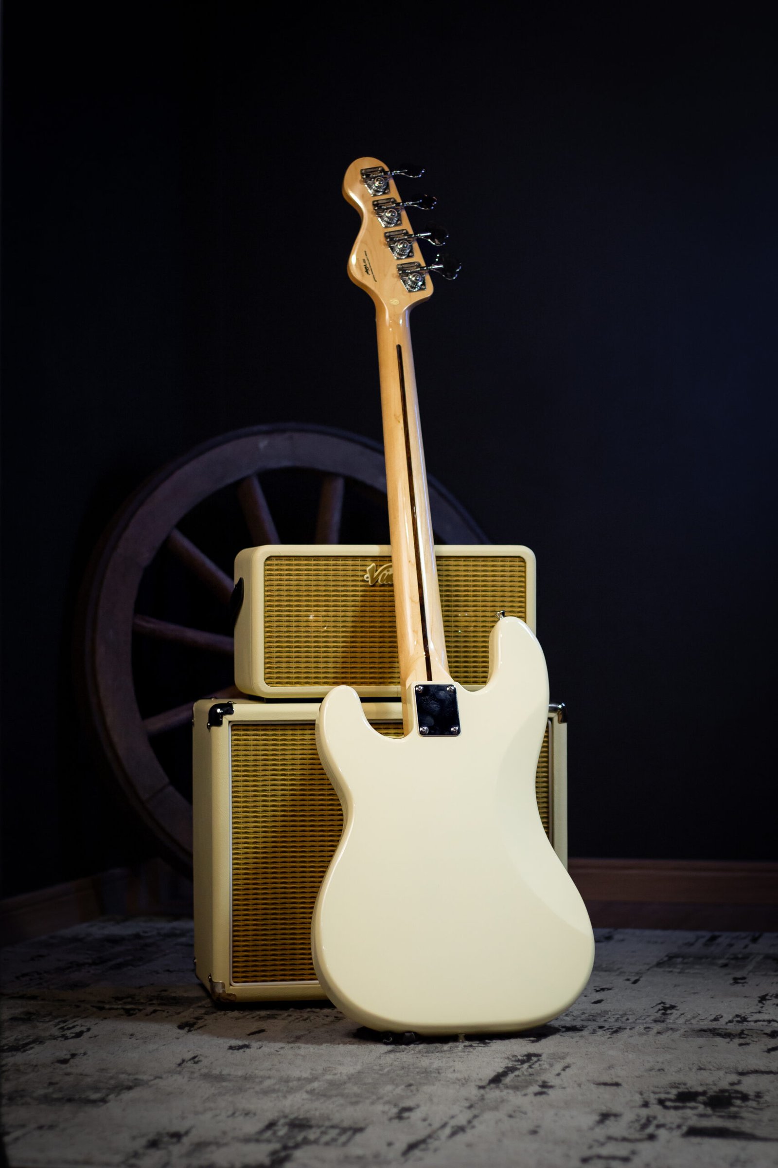 Vintage V4 Reissued Bass - Vintage White - Imagem 4