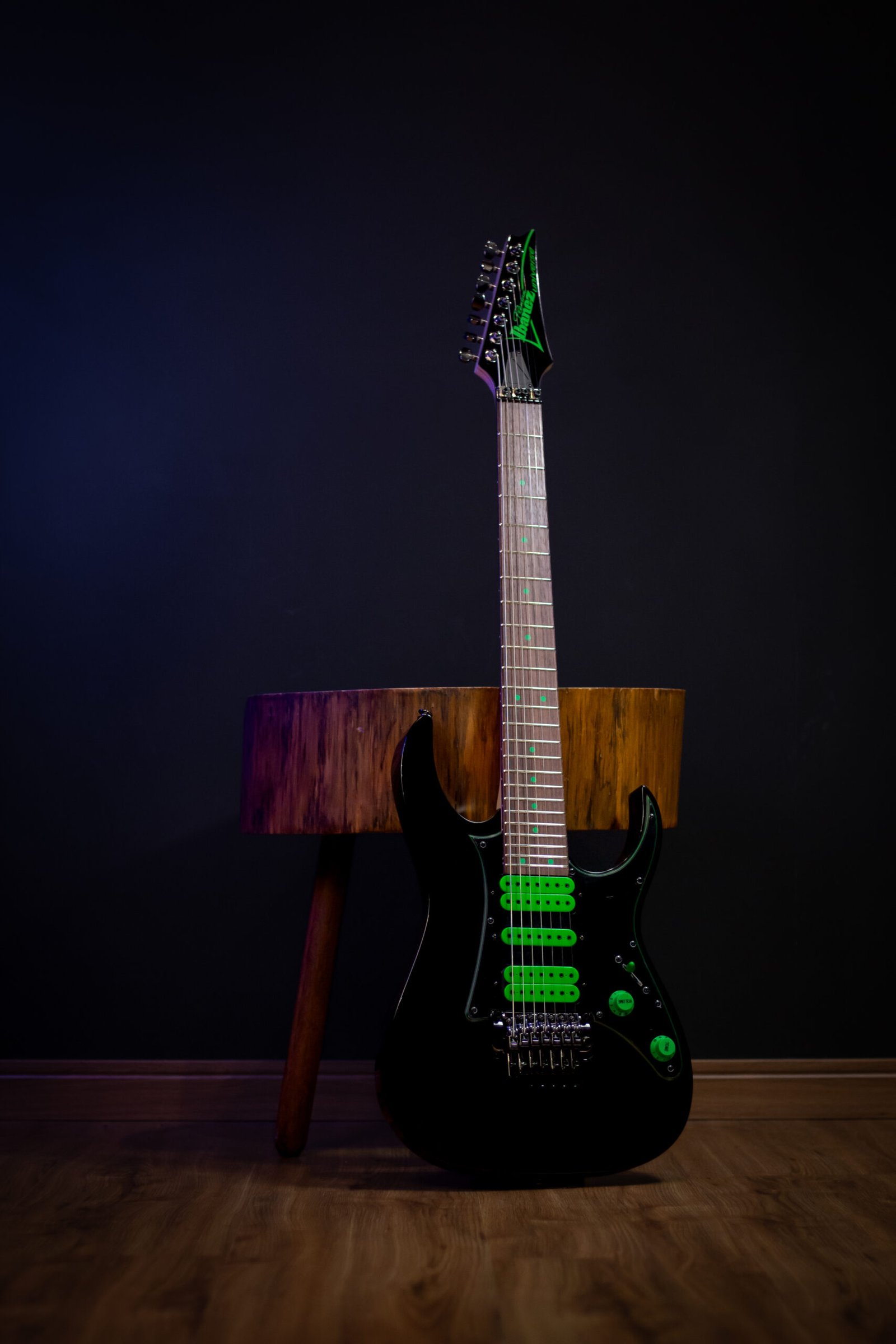 GUITARRA IBANEZ - 7C STEVE VAI UV70P-BK - Imagem 2