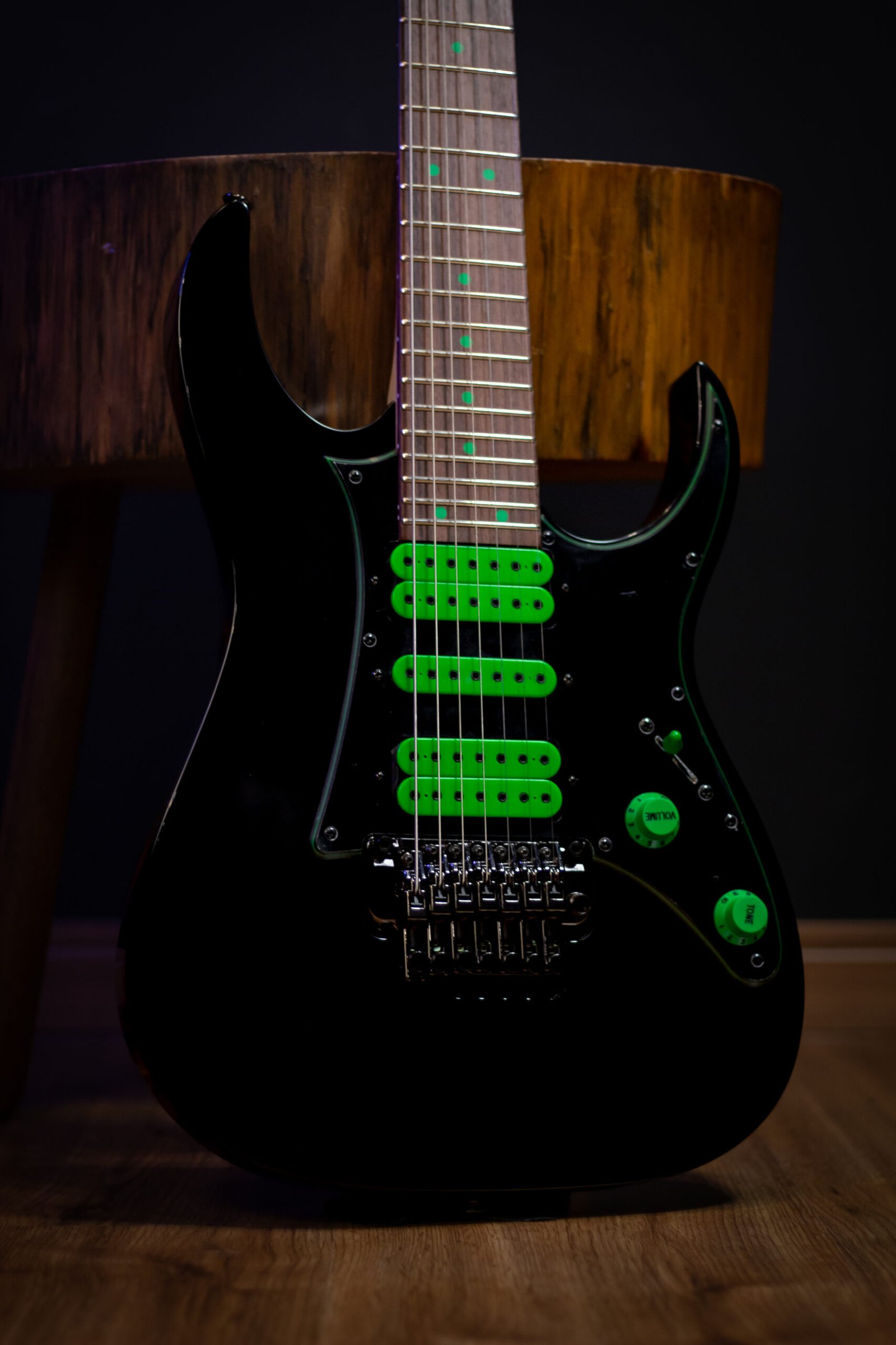 GUITARRA IBANEZ - 7C STEVE VAI UV70P-BK - Imagem 3