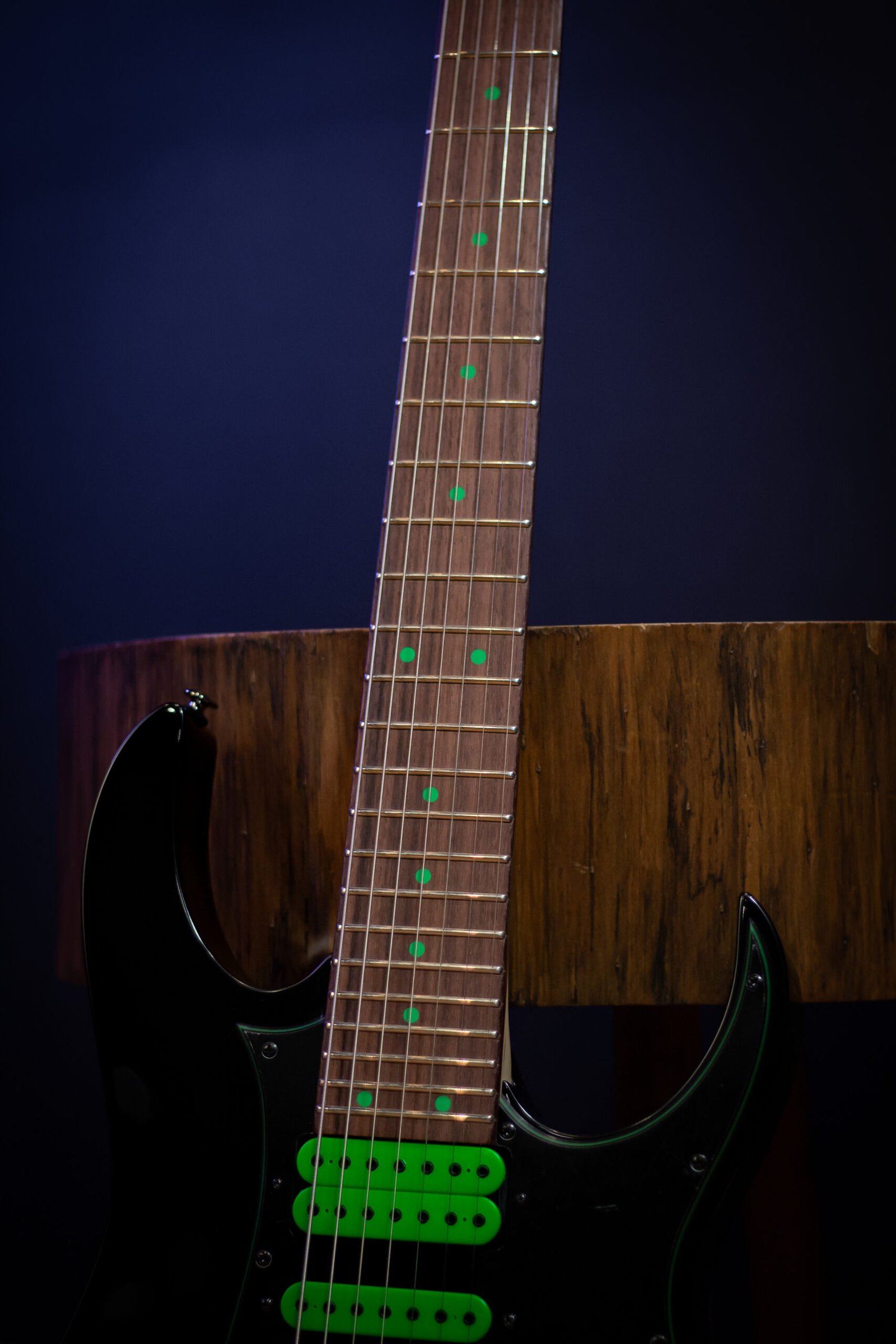 GUITARRA IBANEZ - 7C STEVE VAI UV70P-BK - Imagem 4