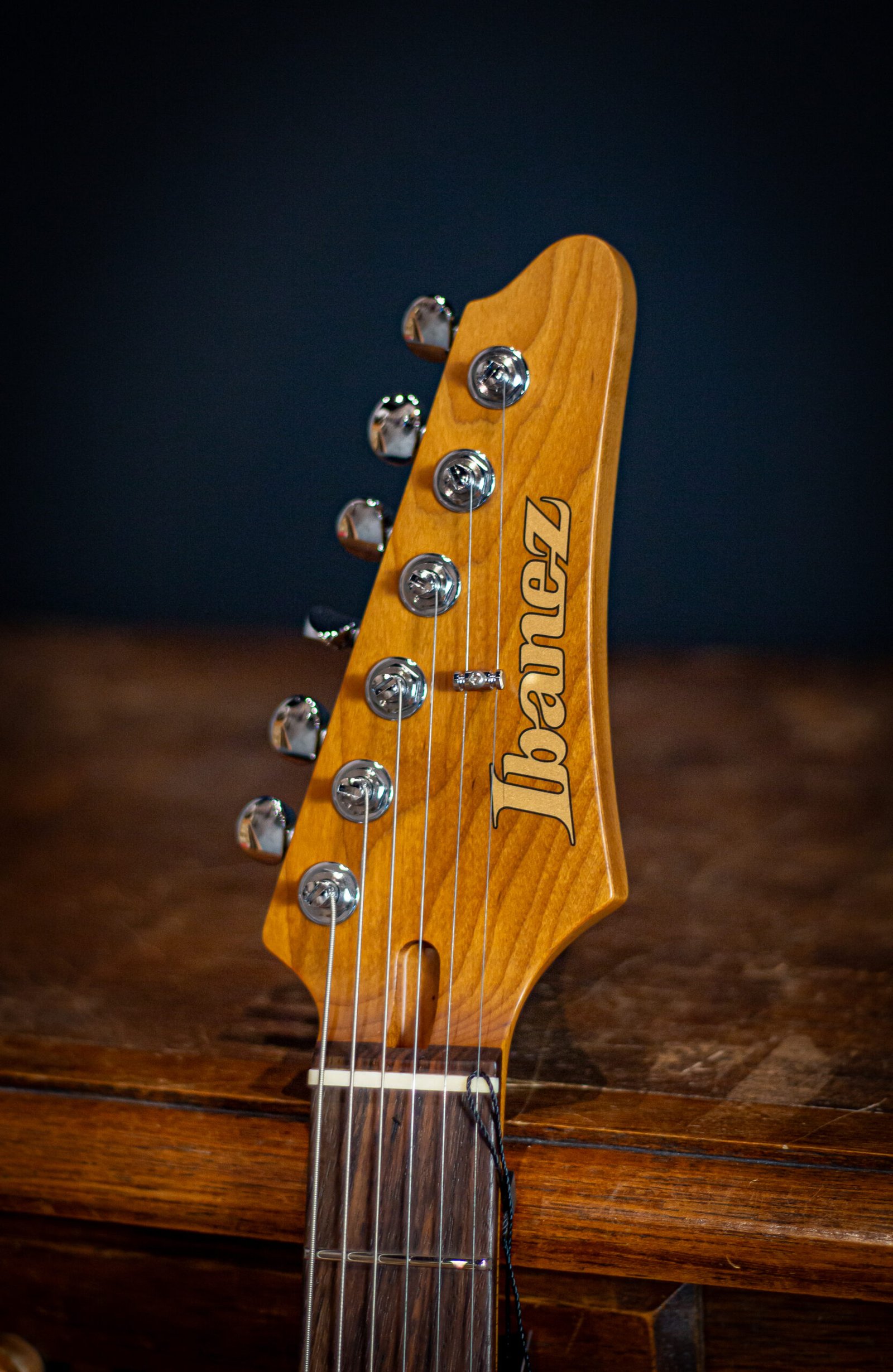 GUITARRA IBANEZ - AZ AZ2204N-PBM - Imagem 5