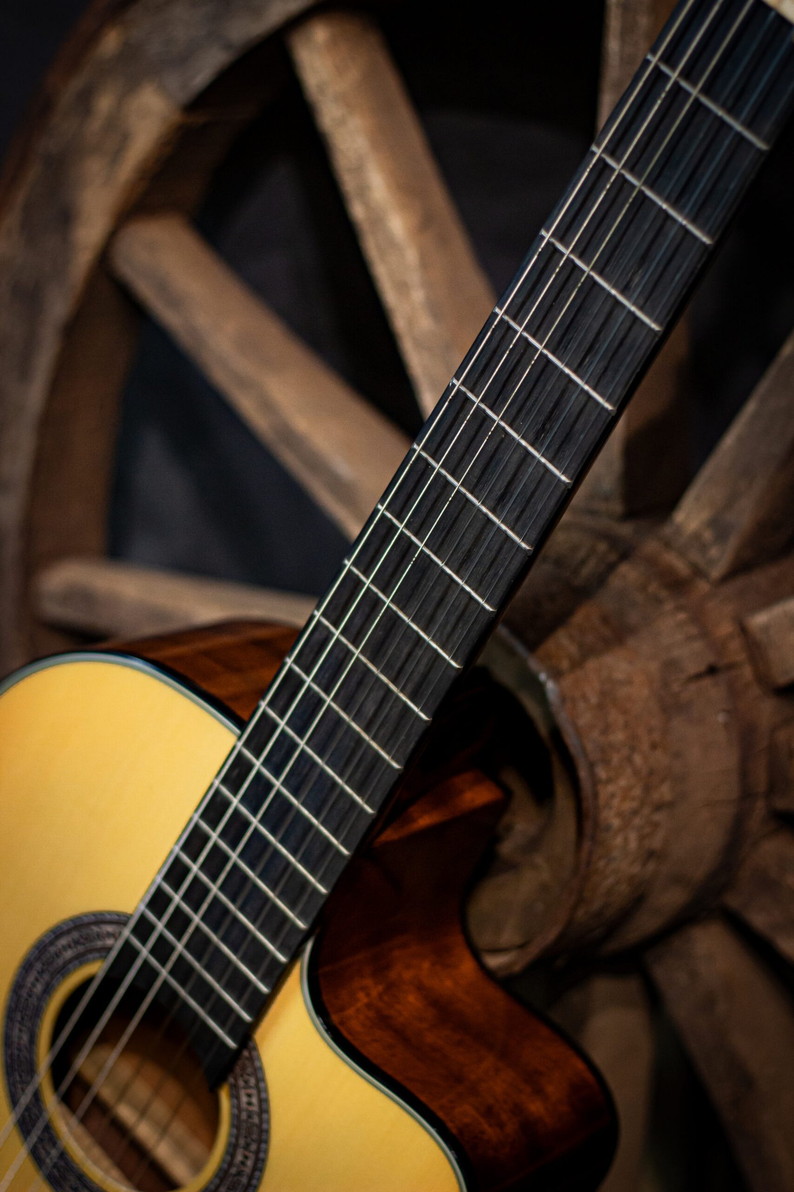 VIOLAO CRAFTER - NYLON CUTAWAY T/SPRUCE B/S MOGNO EQ PL-T NV GOLD GLOSS HC-250CE/N CRAFTER (AVARIADO) - Imagem 4