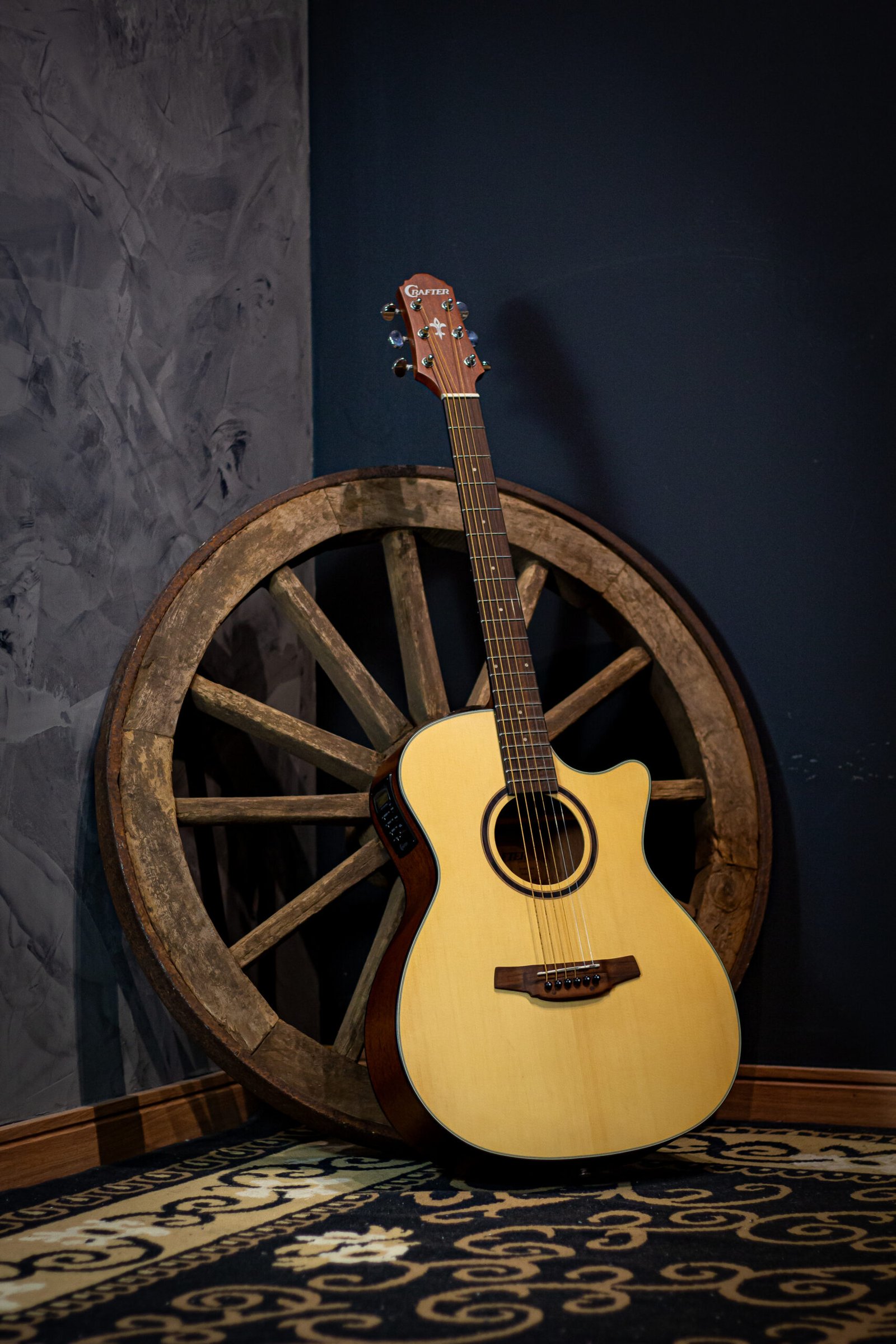 VIOLAO CRAFTER - ORCHESTRA CUTAWAY T/SPRUCE B/S MOGNO EQ PL-T NV GOLD SATIN HT-100CE/OP.N CRAFTER - Imagem 2