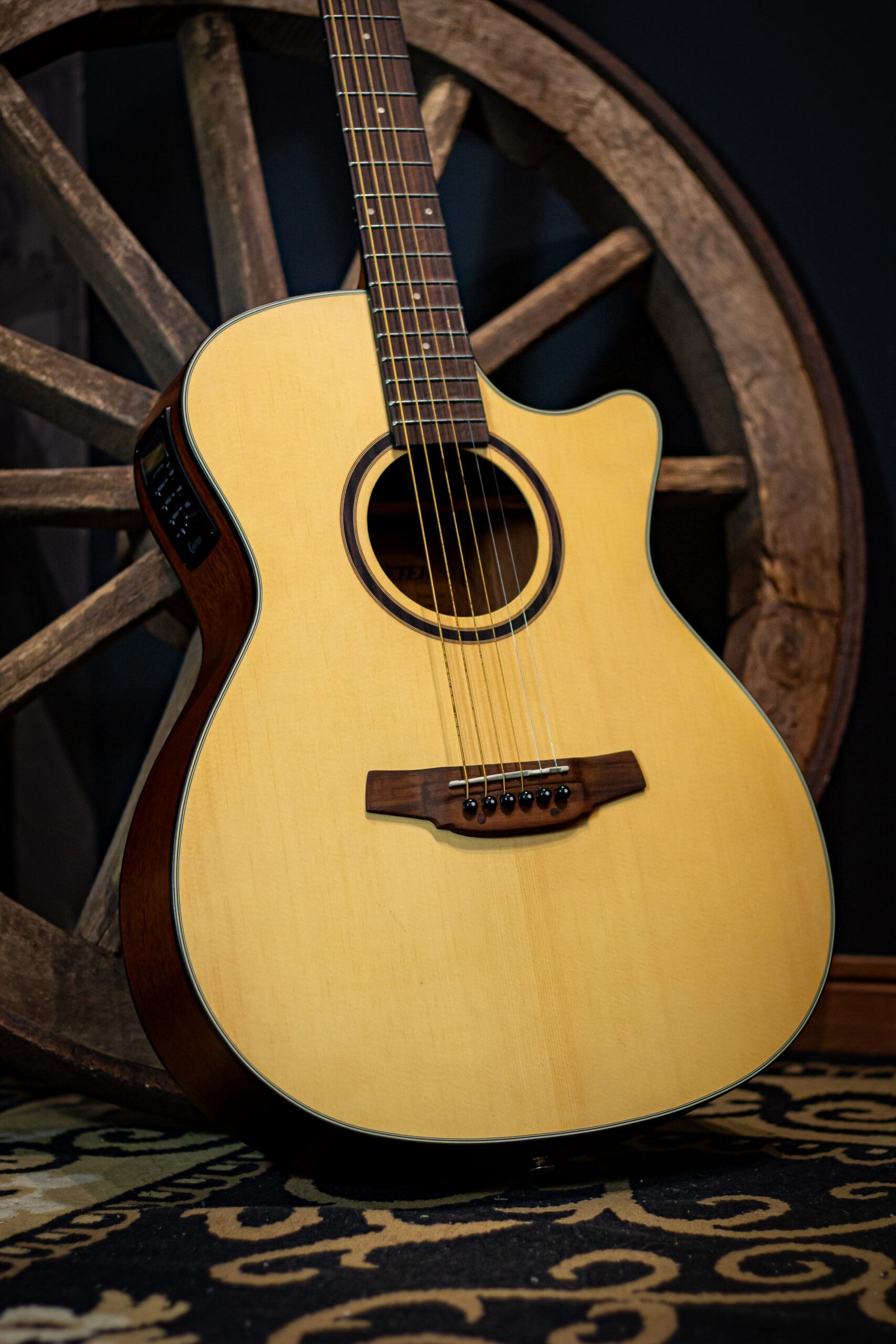 VIOLAO CRAFTER - ORCHESTRA CUTAWAY T/SPRUCE B/S MOGNO EQ PL-T NV GOLD SATIN HT-100CE/OP.N CRAFTER - Imagem 3