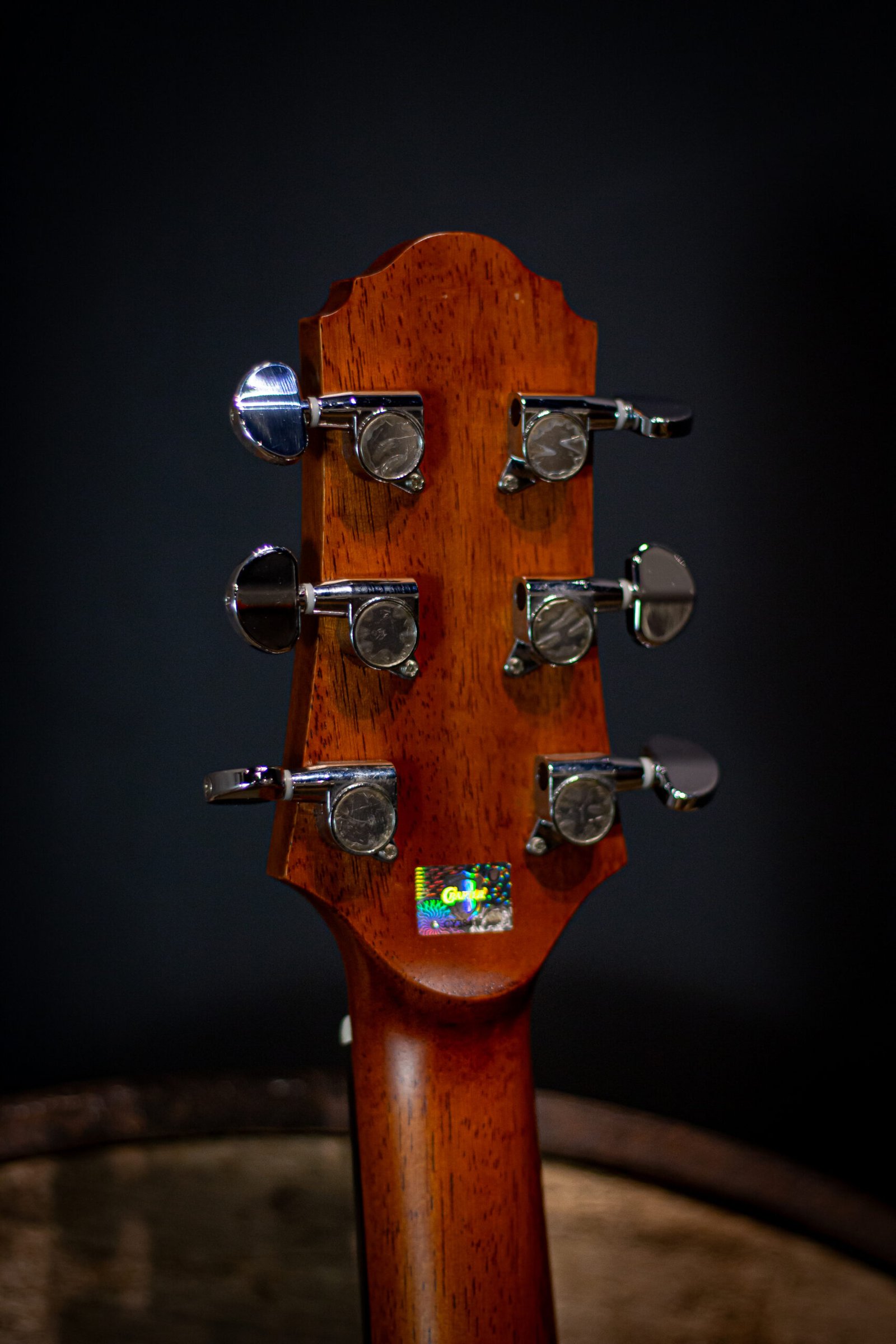 VIOLAO CRAFTER - ORCHESTRA CUTAWAY T/SPRUCE B/S MOGNO EQ PL-T NV GOLD SATIN HT-100CE/OP.N CRAFTER - Imagem 6