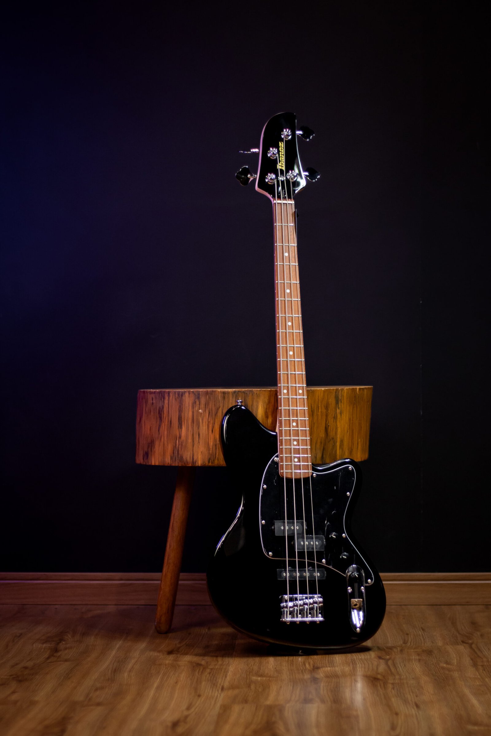 BAIXO IBANEZ - 4 CORDAS TALMAN TMB30-BK - Imagem 2