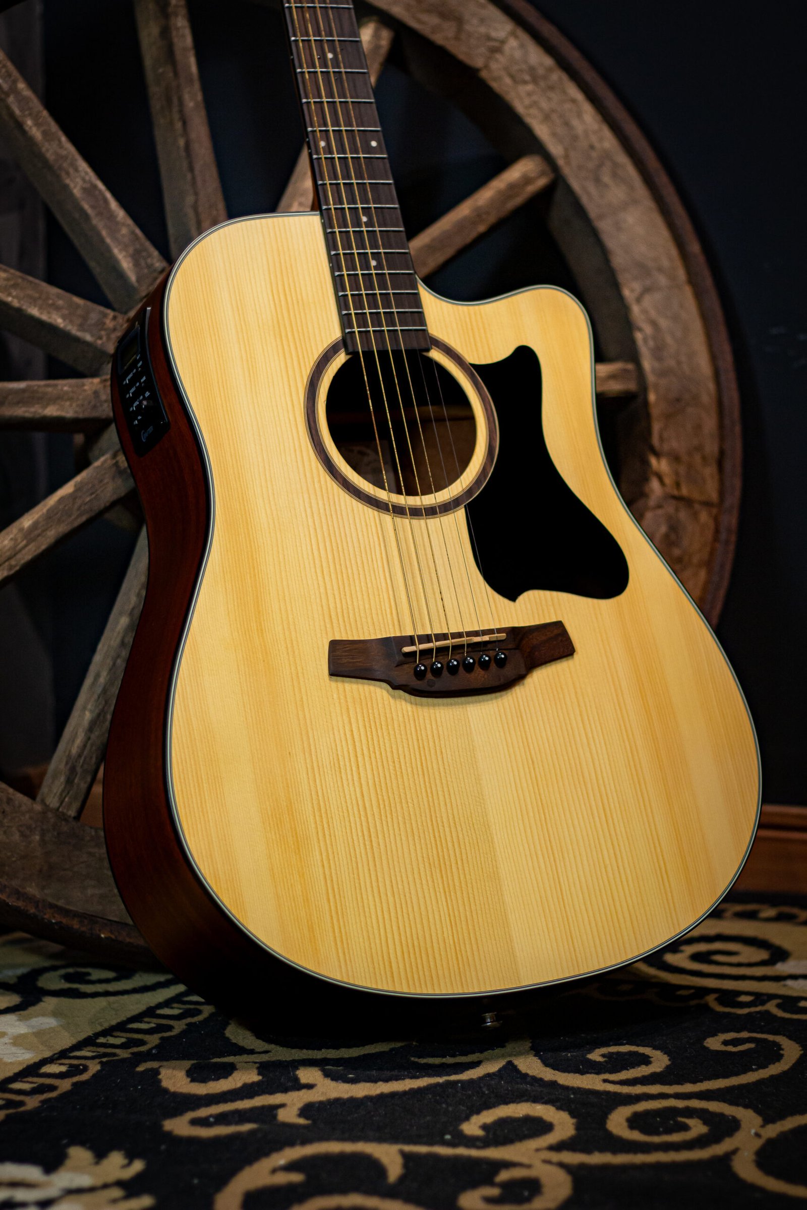 VIOLAO CRAFTER- FOLK CUTAWAY T/SPRUCE B/S MOGNO EQ PL-T NV GOLD SATIN HD-100CE/OP.N CRAFTER - Imagem 3