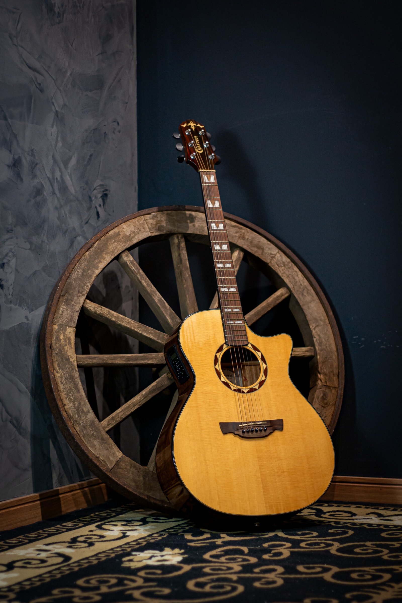 VIOLAO CRAFTER - G.AUDIT CUTWAY T/SOLID SPRUCE B/S MOGNO EQ PLATFORM NX GOLD ABLE G-620CE/N CRAFTER - Imagem 2