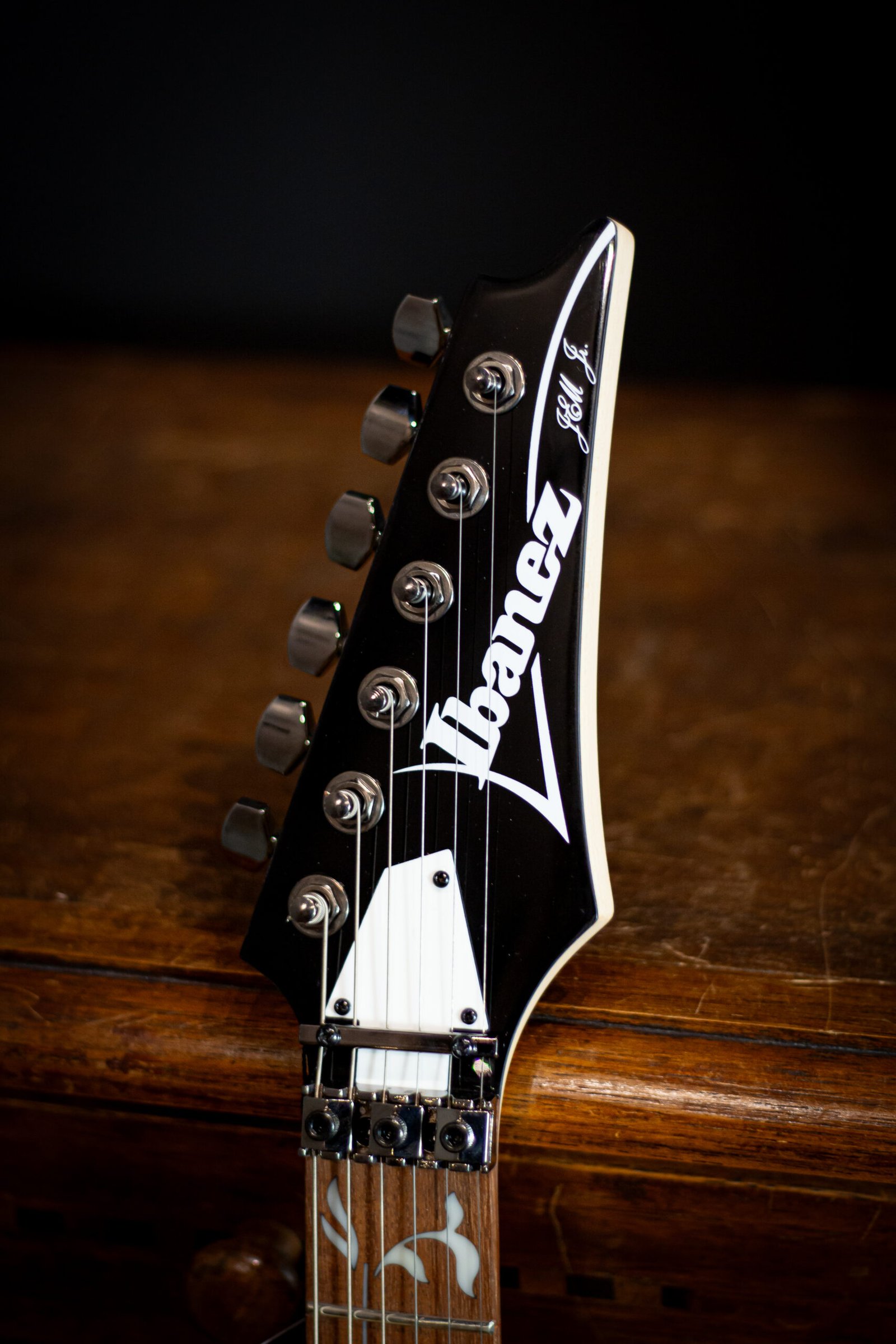GUITARRA IBANEZ - S VAI JEMJR-BK - Imagem 5