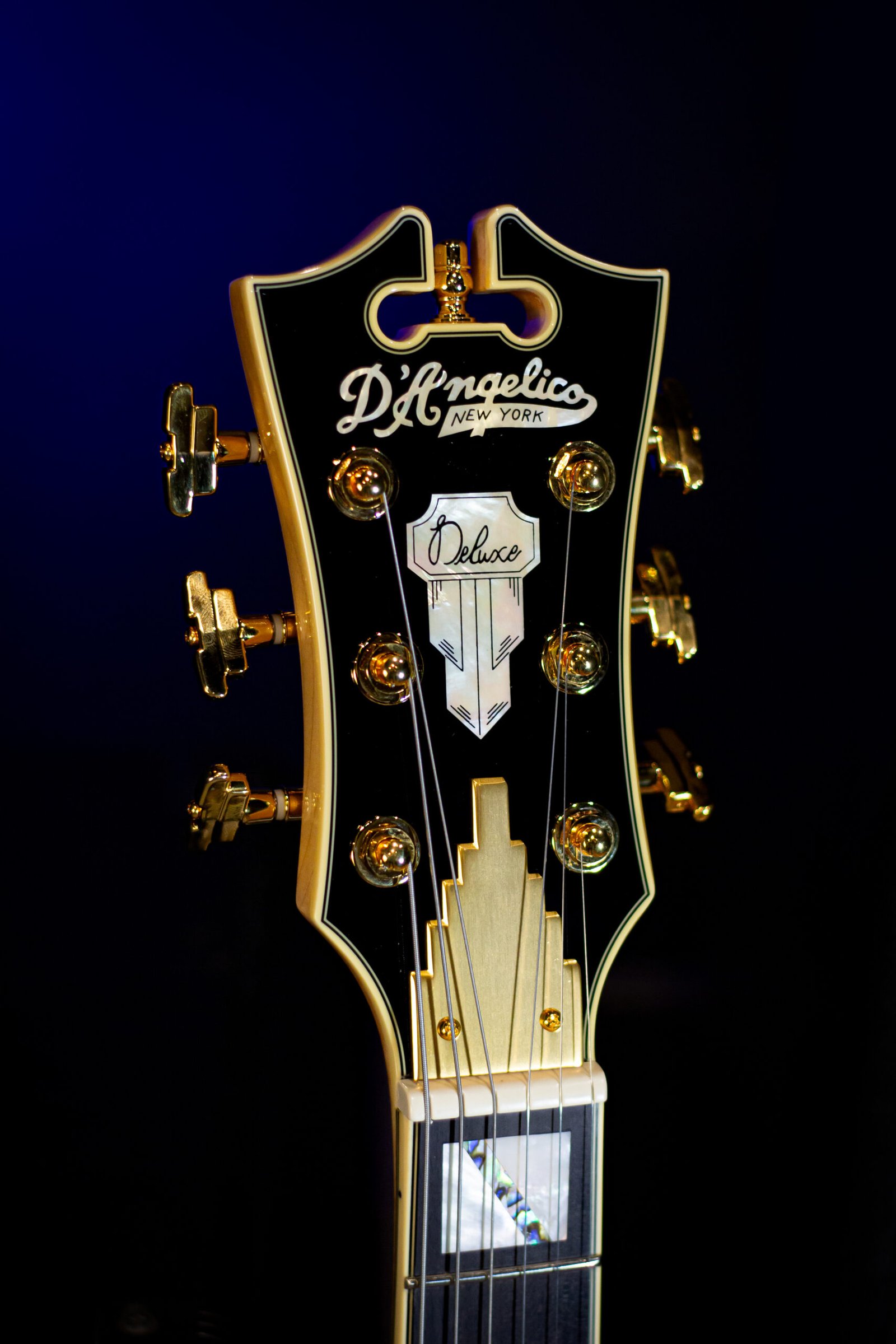 GUITARRA D'ANGELICO - Deluxe Atlantic - Solid Black - Imagem 5