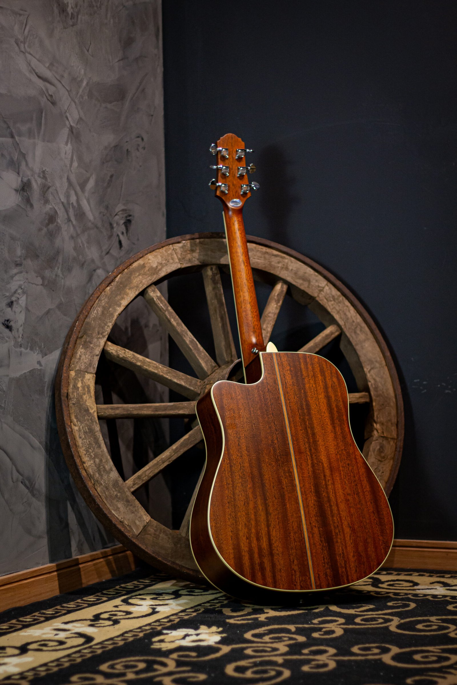 VIOLAO CRAFTER - FOLK CUTAWAY T/SOLIDO CEDRO B/S MOGNO EQ S1 NAT SATIN DE-7/N CRAFTER - Imagem 8