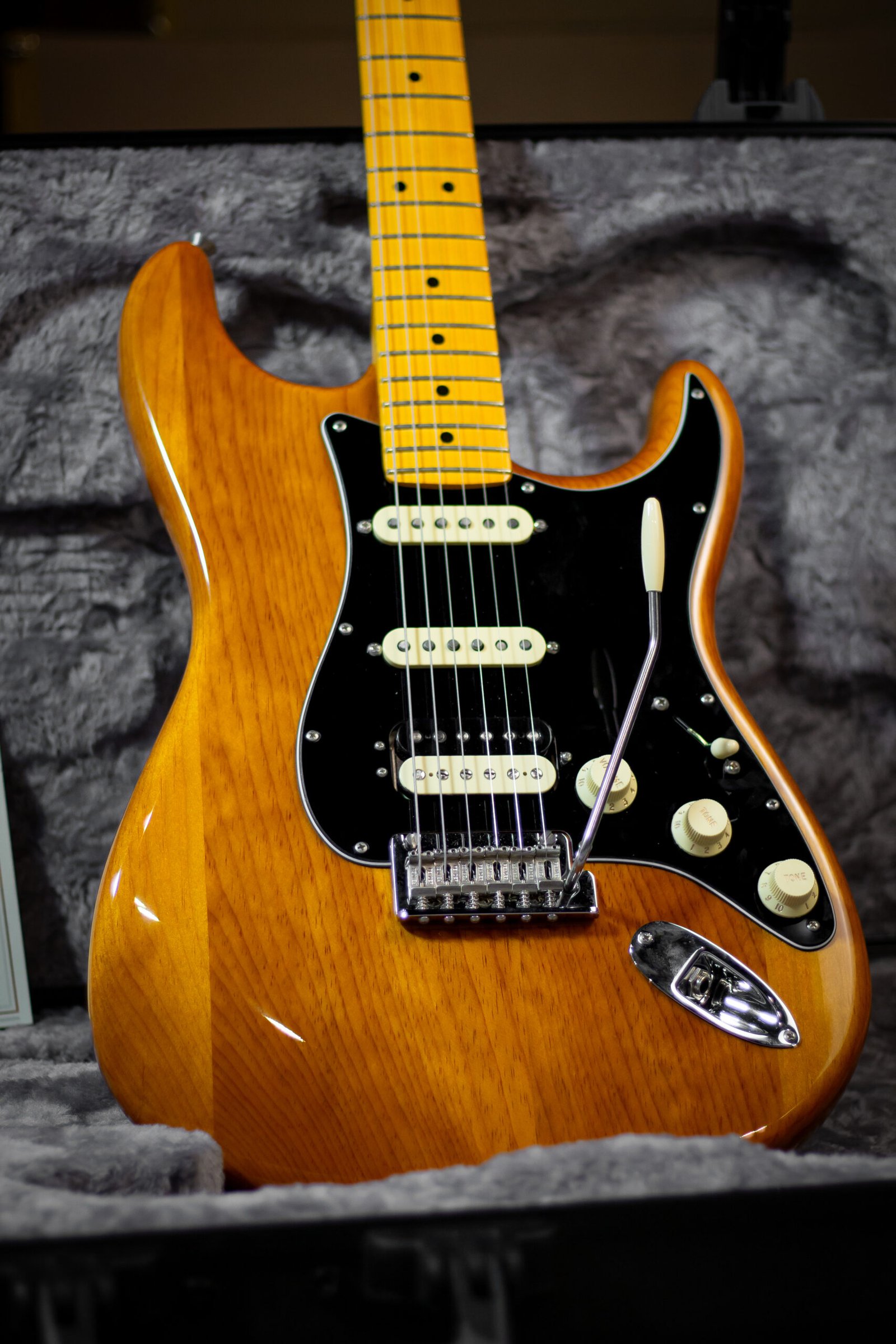 GUITARRA FENDER - AMERICAN PROFESSIONAL II STRATOCASTER NT - Imagem 3