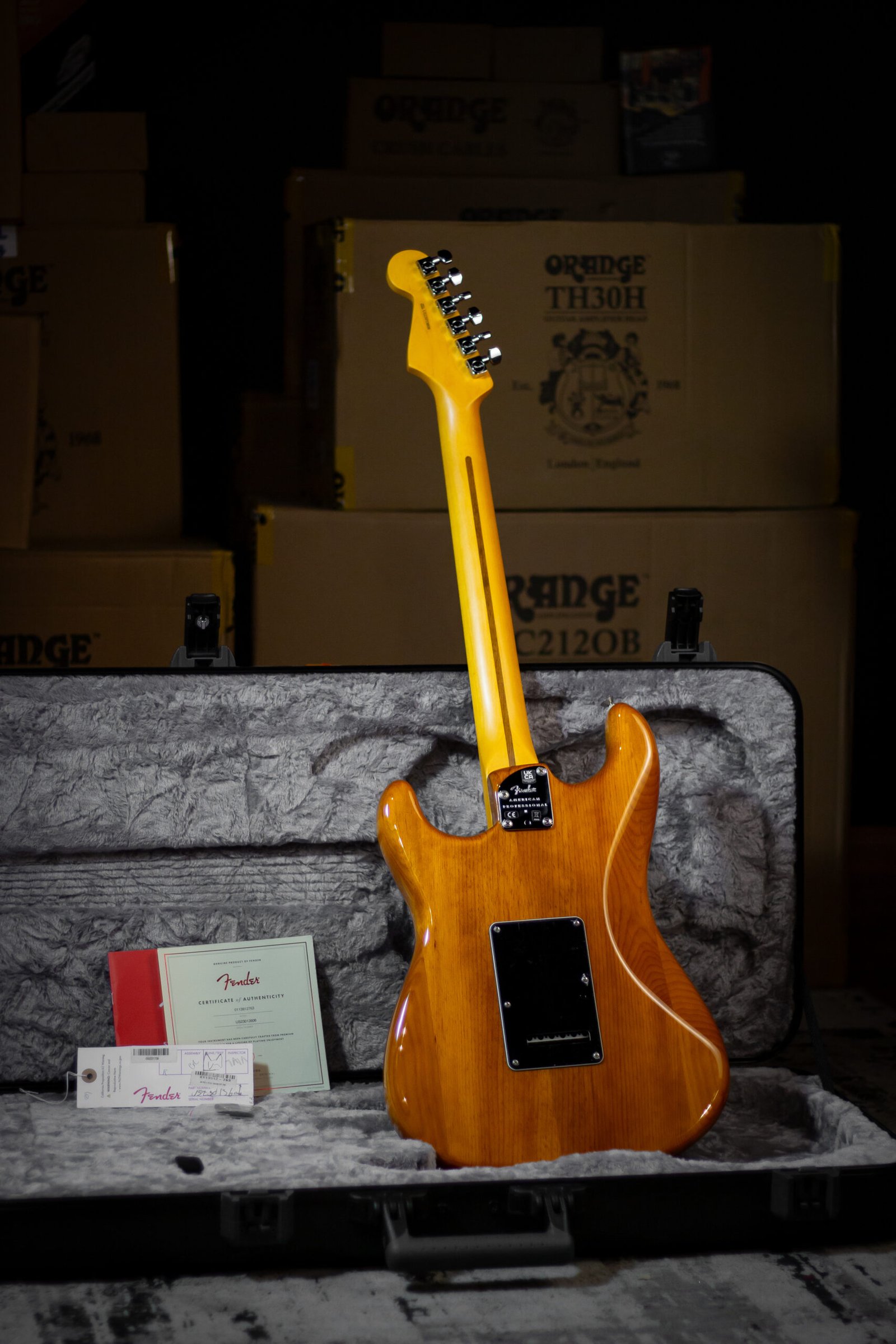 GUITARRA FENDER - AMERICAN PROFESSIONAL II STRATOCASTER NT - Imagem 8