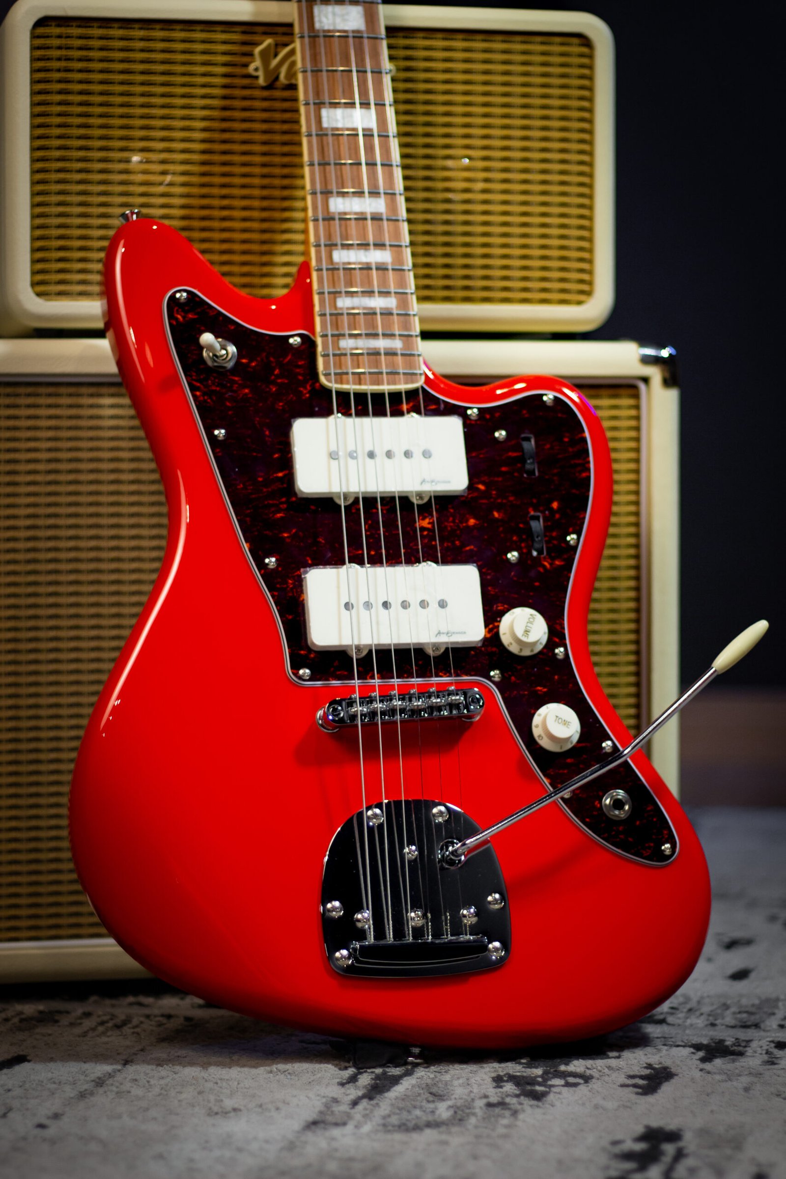 GUITARRA VINTAGE - SURFMASTER REVO V65 - Imagem 2